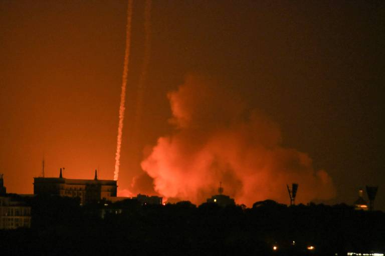 Ataque aéreo russo em Kiev resulta em 16 mortes e mais de 40 feridos