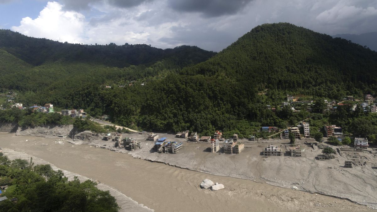 Nepal eleva a 675 los muertos por riadas mientras continúan las operaciones de rescate