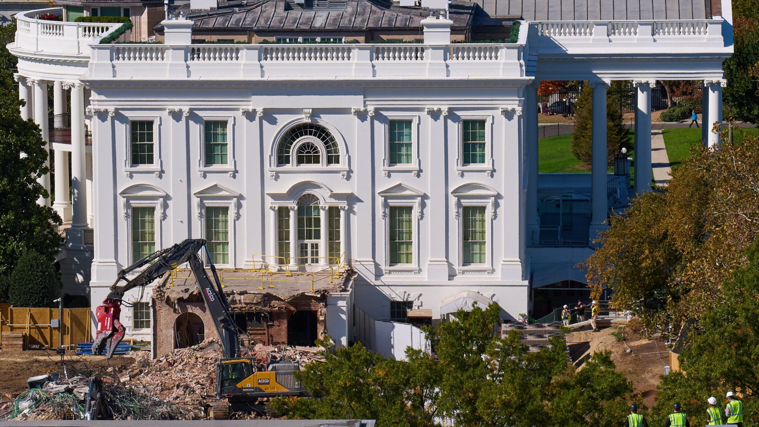 Un tribunal américain impose des restrictions sur les rénovations de la Maison Blanche par Trump