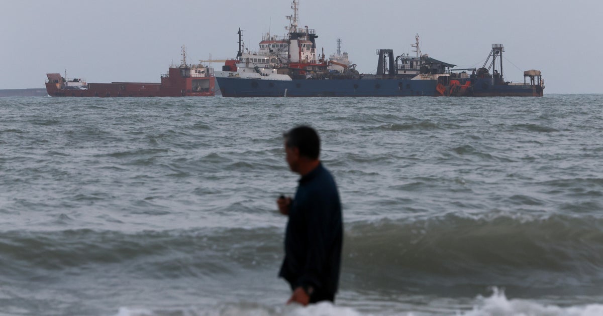 Iran Asserts Control Over Strait of Hormuz Amid U.S. Tensions