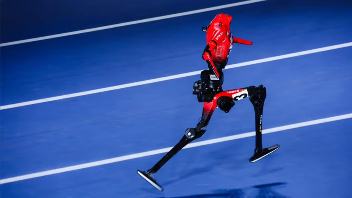 Un robot chino establece nuevo récord en los 100 metros planos