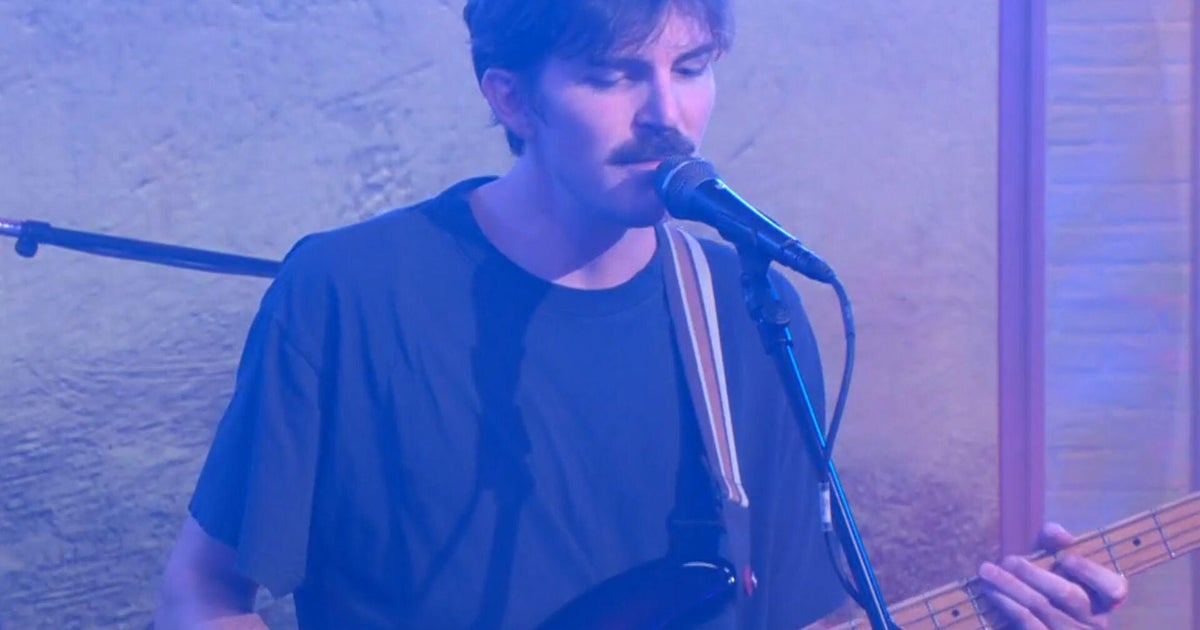 Houndmouth Delivers Captivating Performance of ‘Never Gonna Die’ on Saturday Sessions