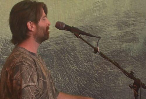 Houndmouth Delivers Captivating Performance of ‘Heavy Eyes’ on Saturday Sessions